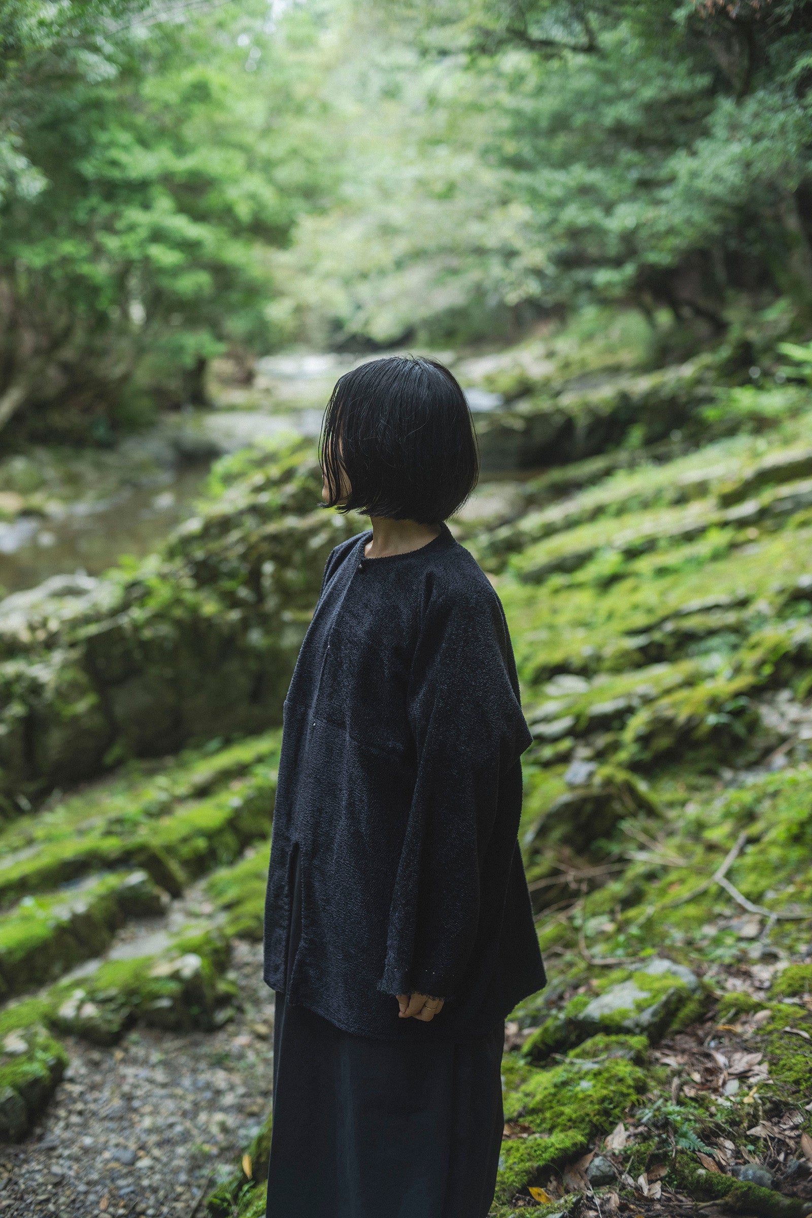 居相　百五十六　黒天鵞絨上衣　　　　　