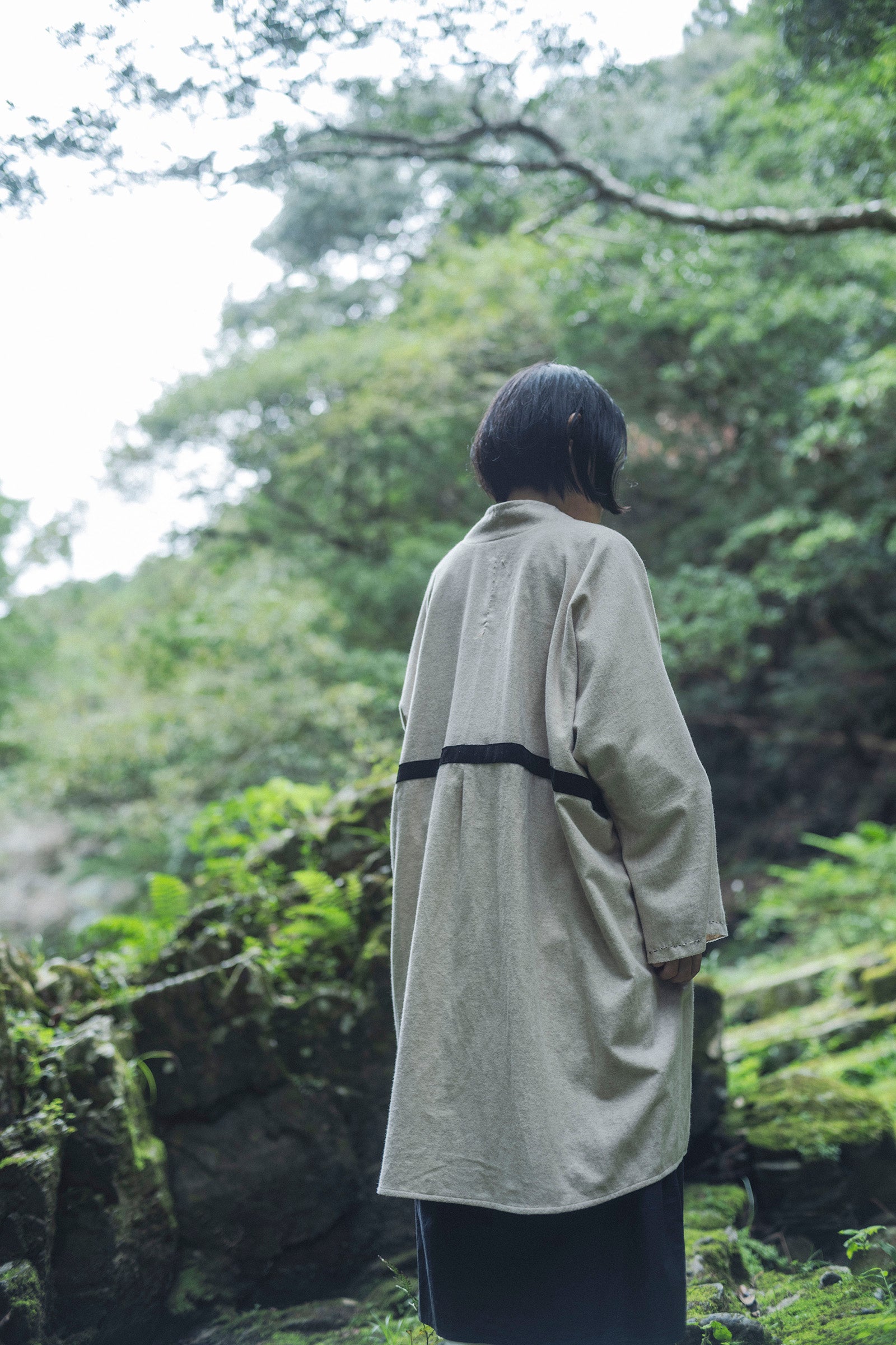 居相　百九十七　白茶綿麻襞寄上衣　　　