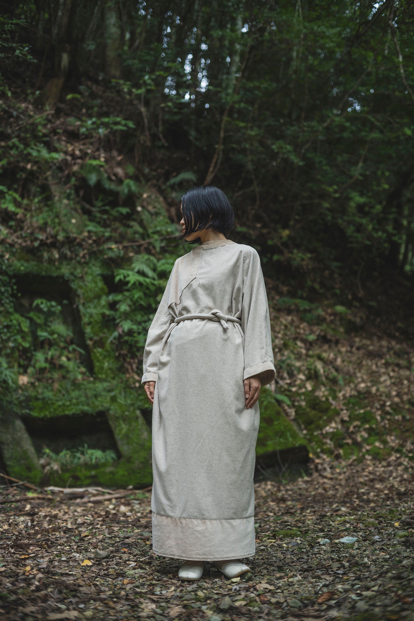 居相　二百十三  白茶綿麻二重立襟身衣　　　