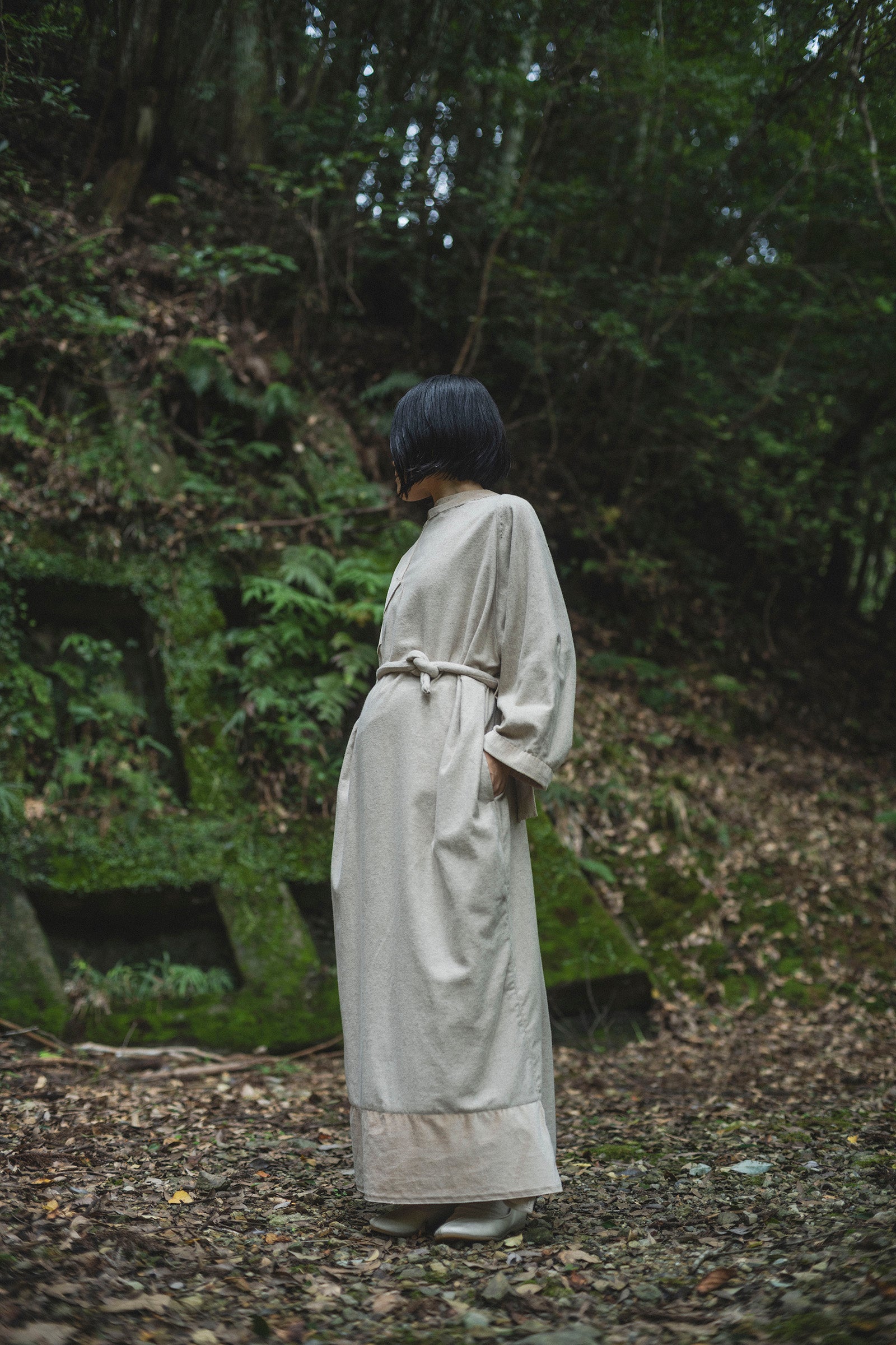 居相　二百十三  白茶綿麻二重立襟身衣　　　