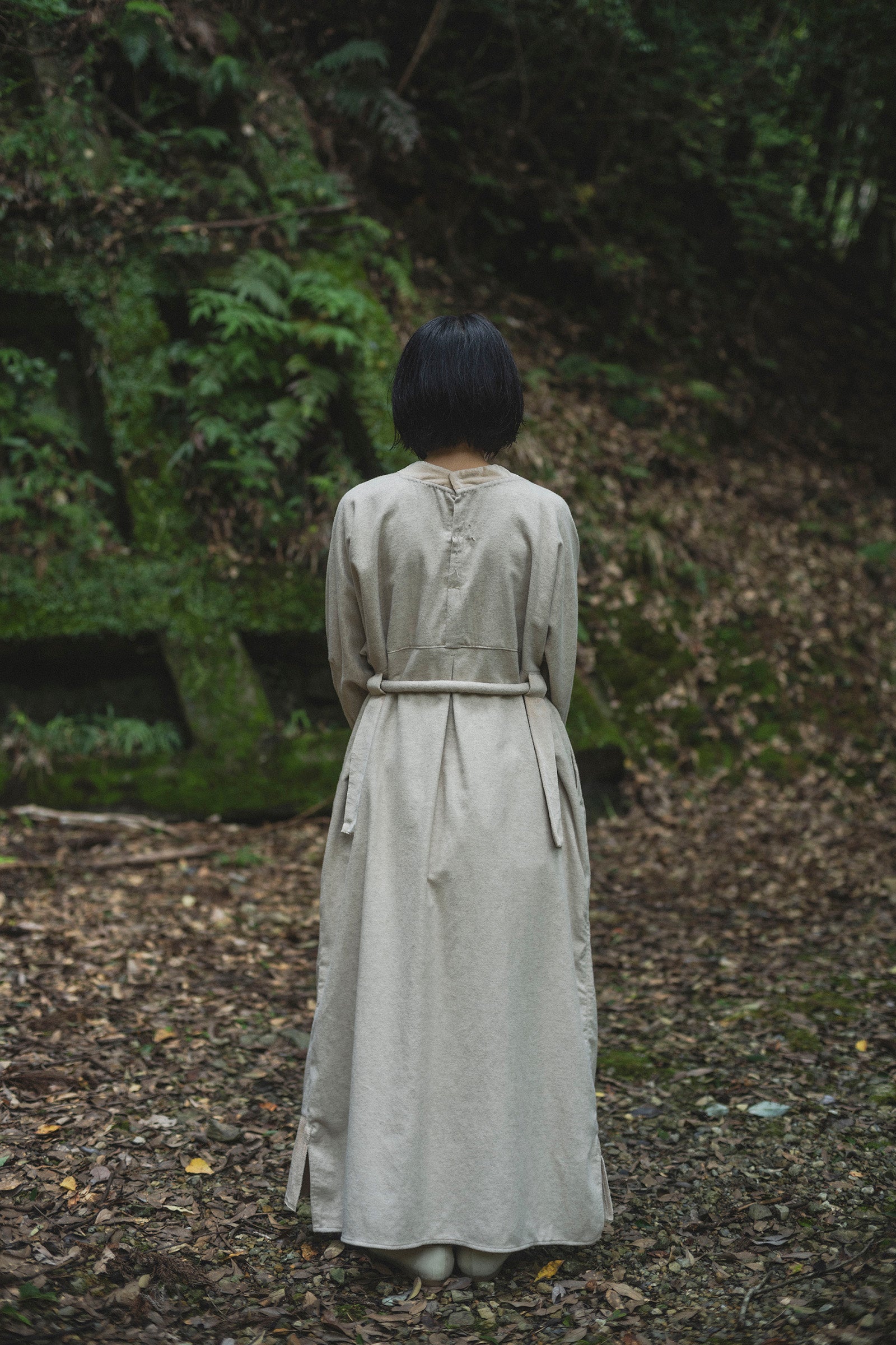 居相　二百十三  白茶綿麻二重立襟身衣　　　