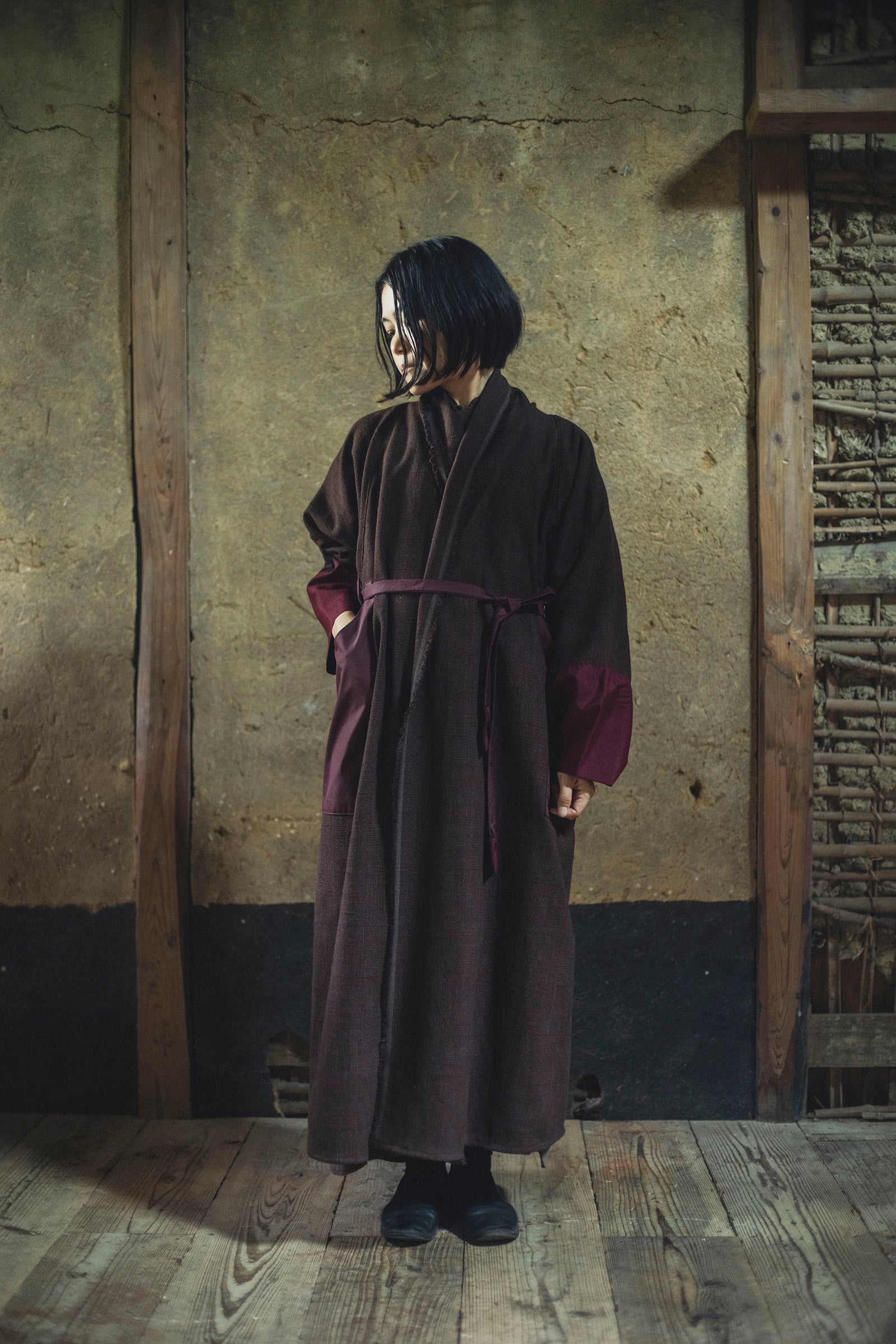 居相 百三十四 赤褐木綿石畳文襞長羽織身衣 　　