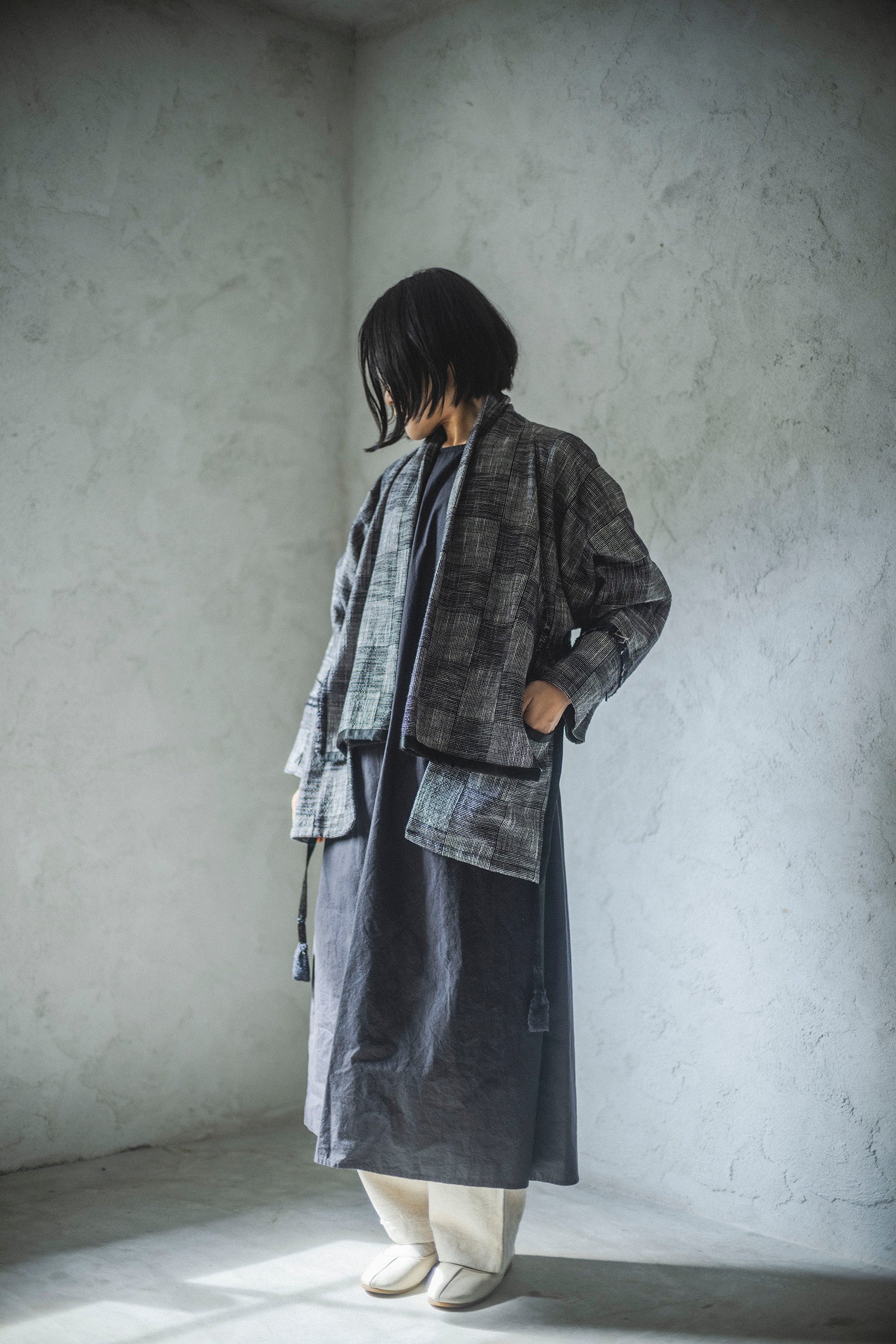 居相　二百四　白黒木綿石畳文変形短上衣　　　