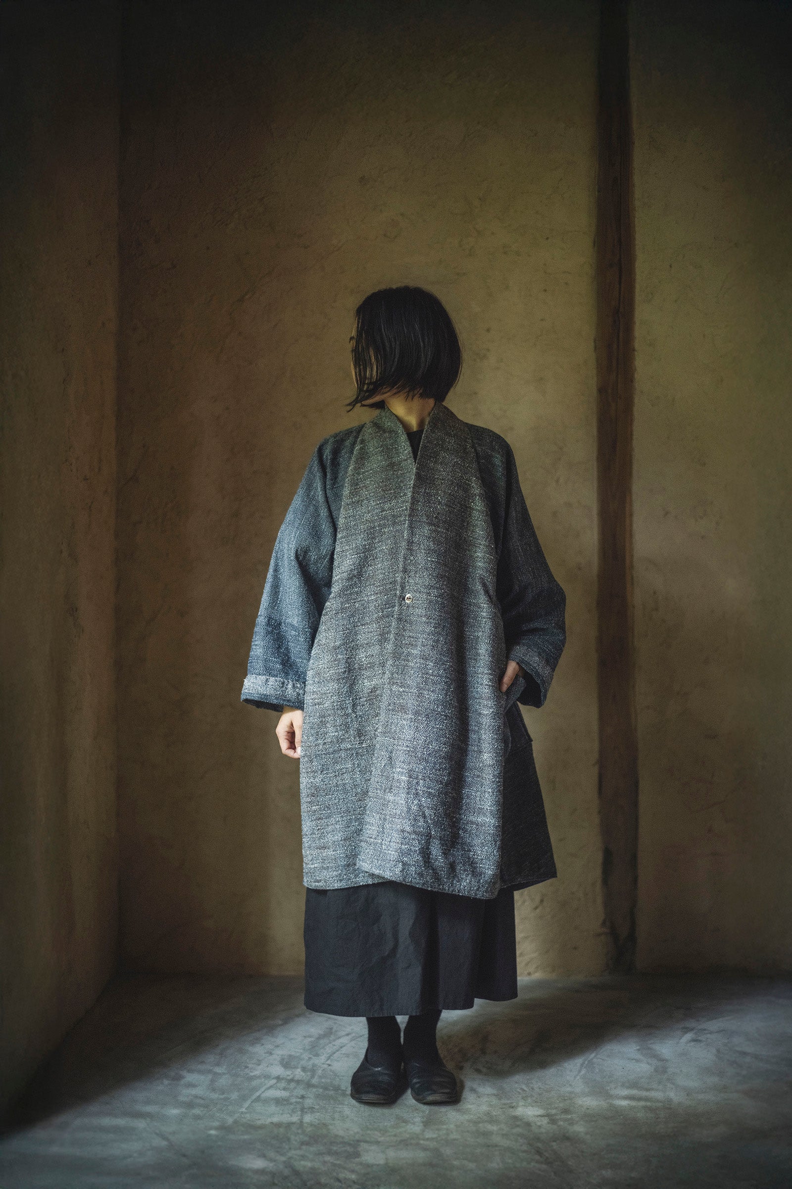 居相  百四十六   霞茶青耀毛絹羽織　　　　　