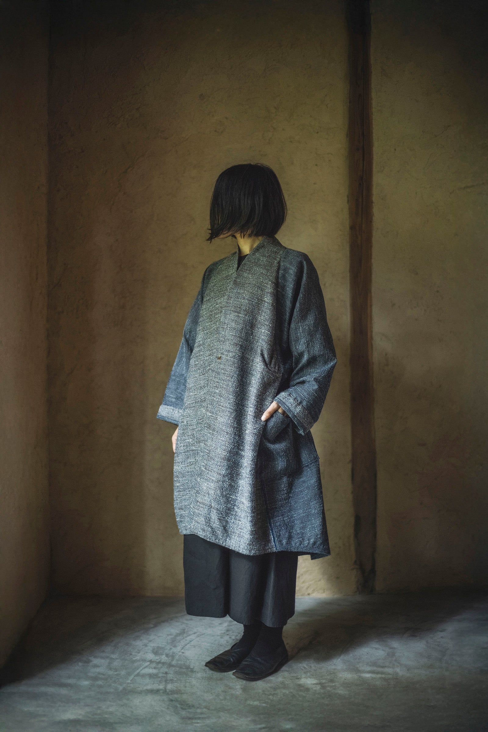 居相  百四十六   霞茶青耀毛絹羽織　　　　　