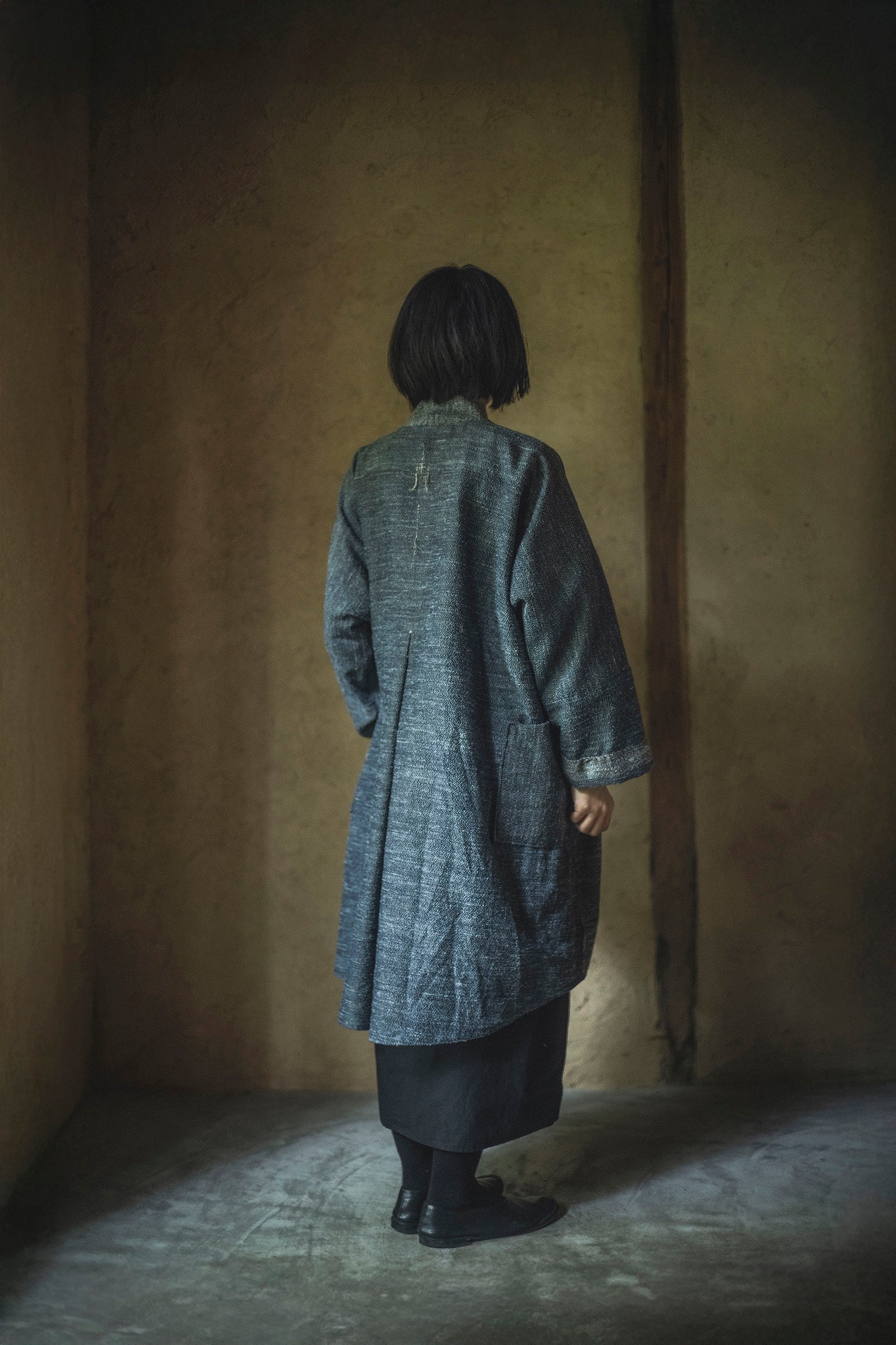 居相  百四十六   霞茶青耀毛絹羽織　　　　　