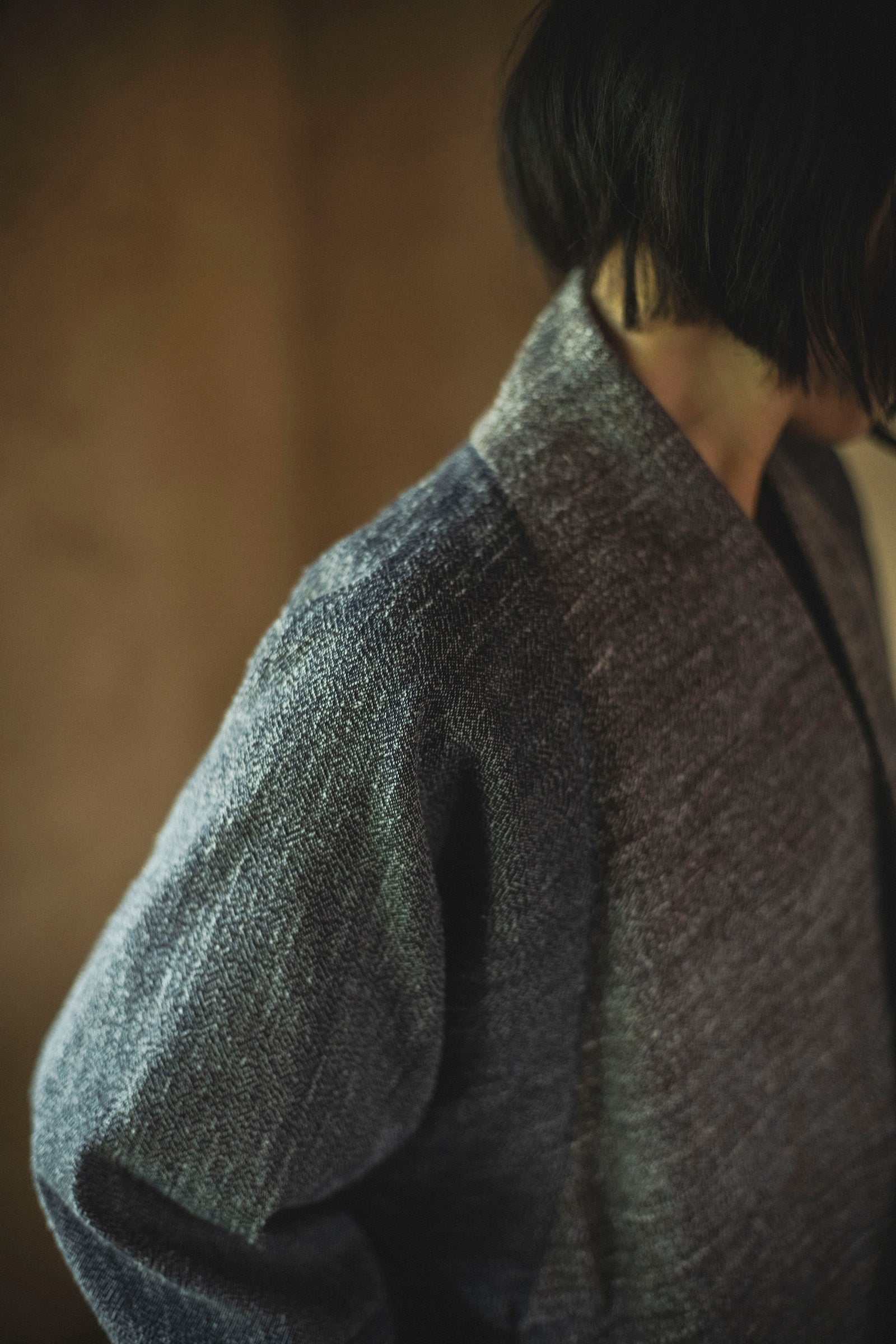 居相  百四十六   霞茶青耀毛絹羽織　　　　　