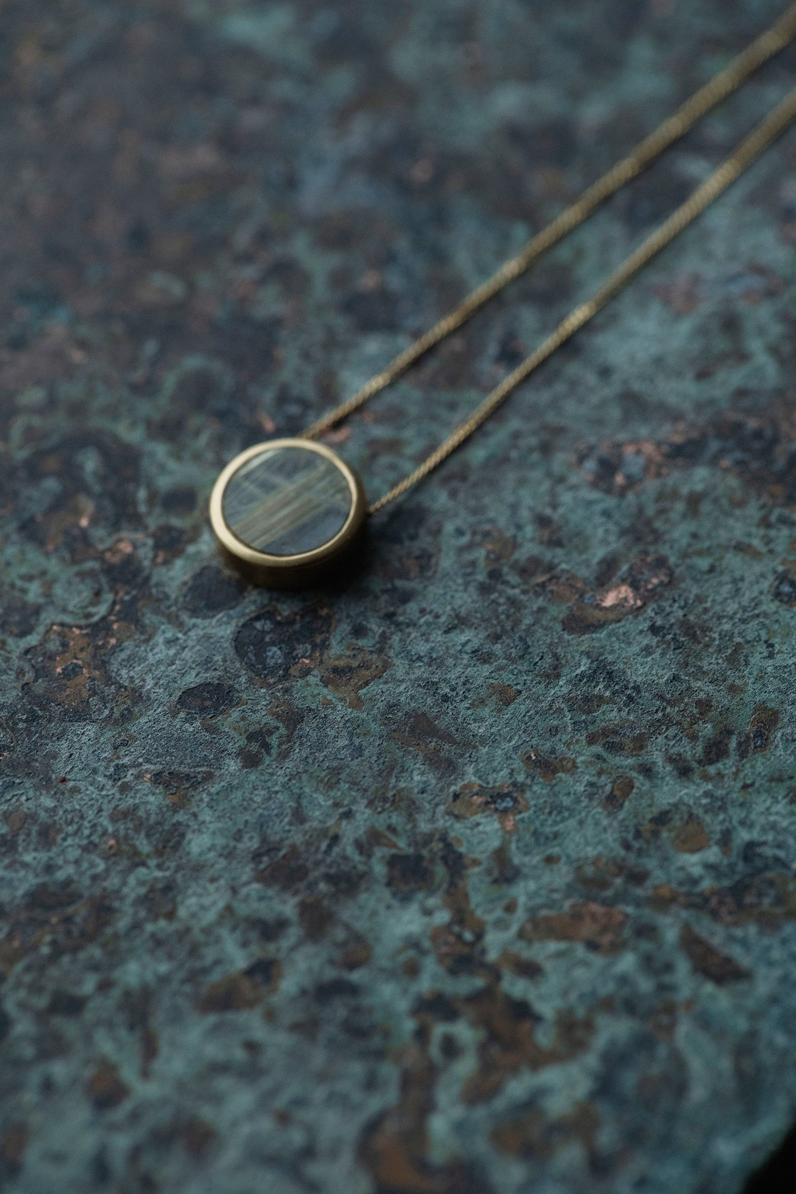 18K necklace  18K round ( rutilated quartz )