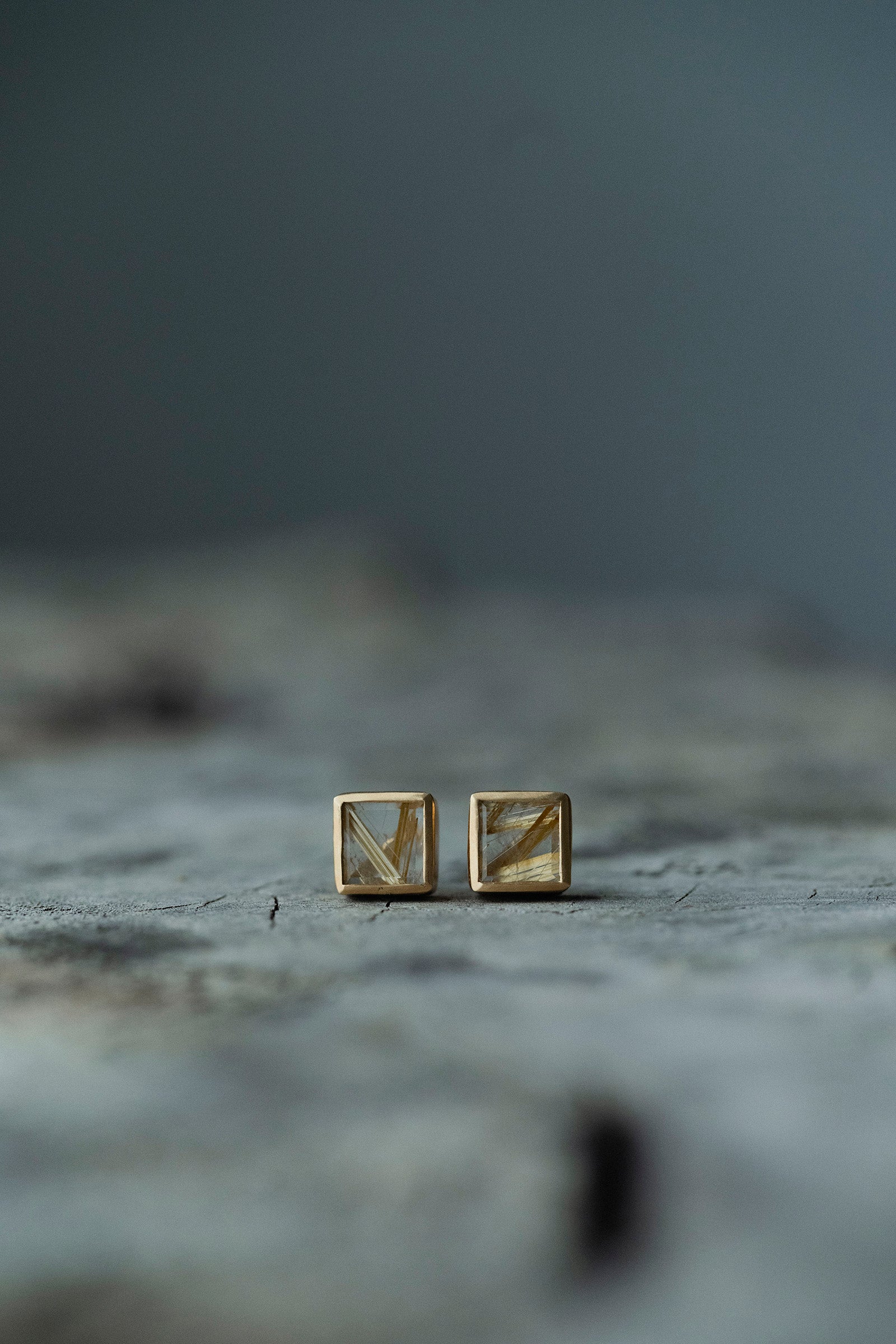 18K square earrings (pair)