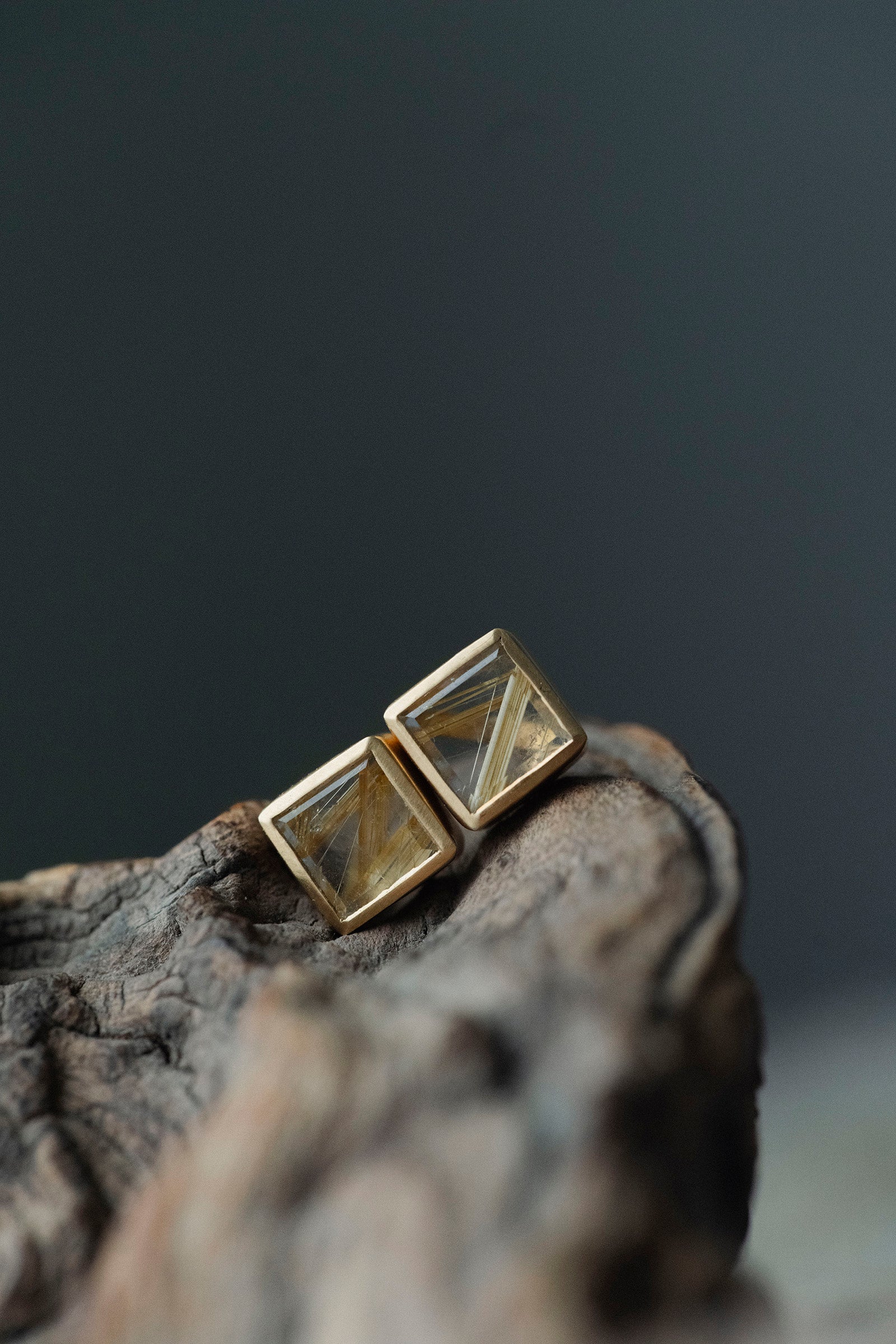 18K square earrings (pair)