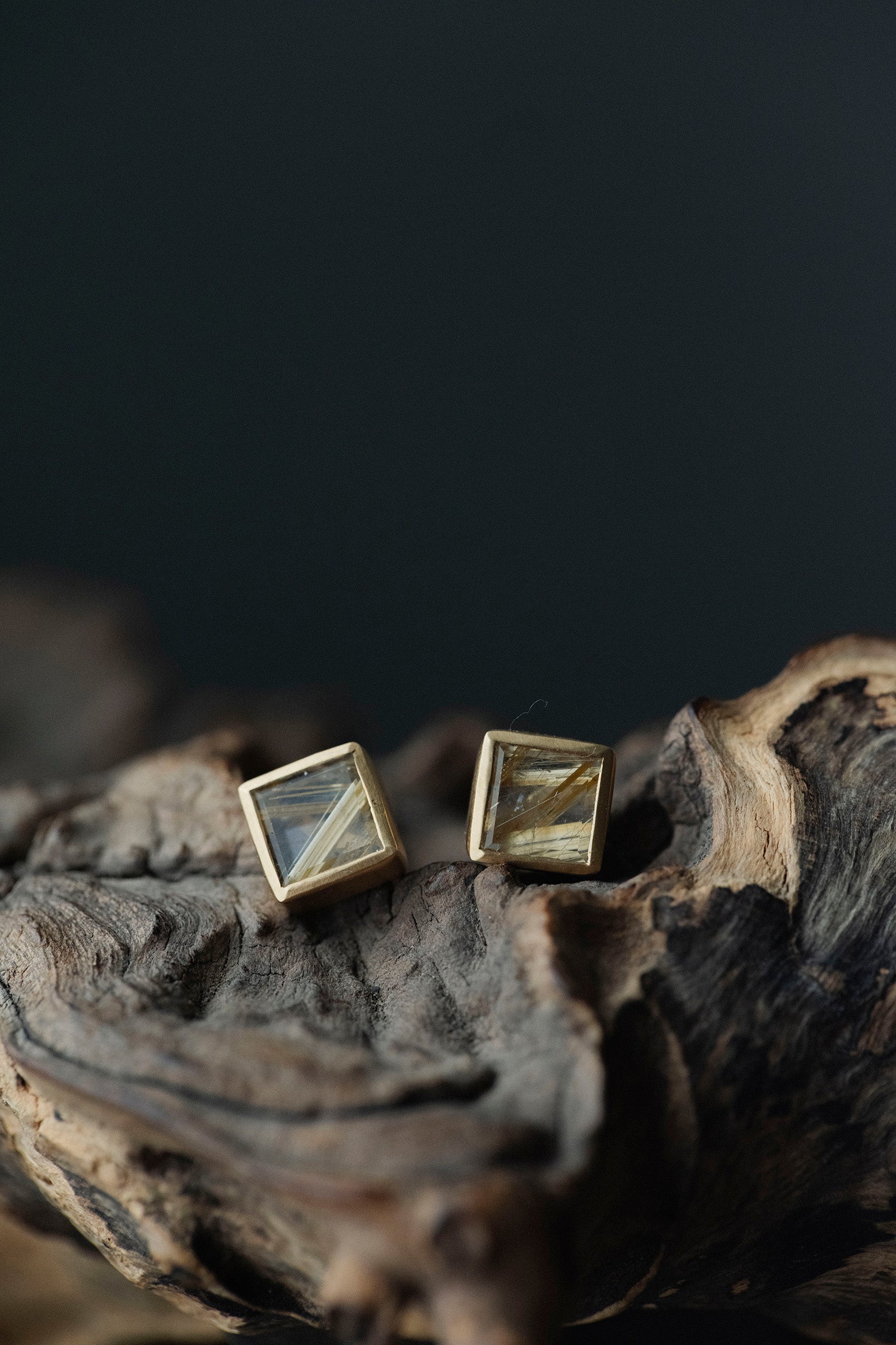 18K square earrings (pair)