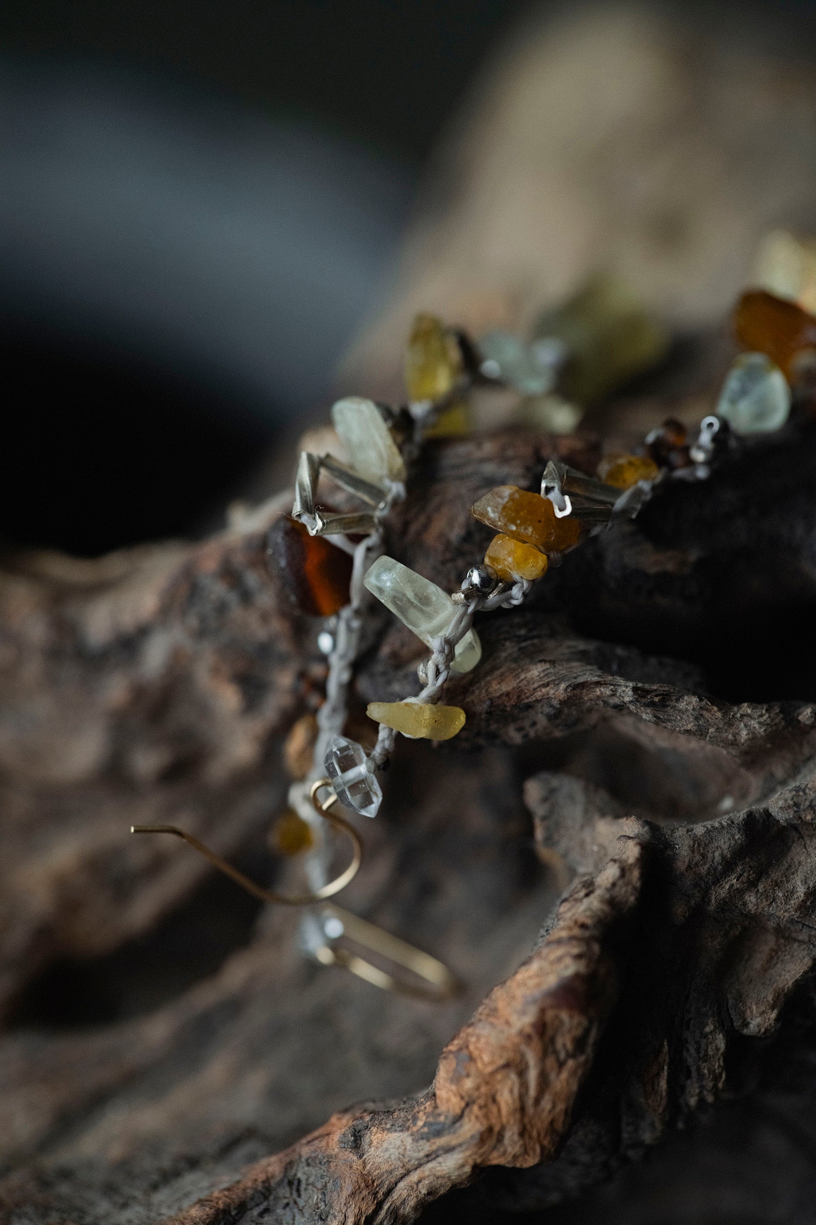 18K  hook earrings roman glass (pair)