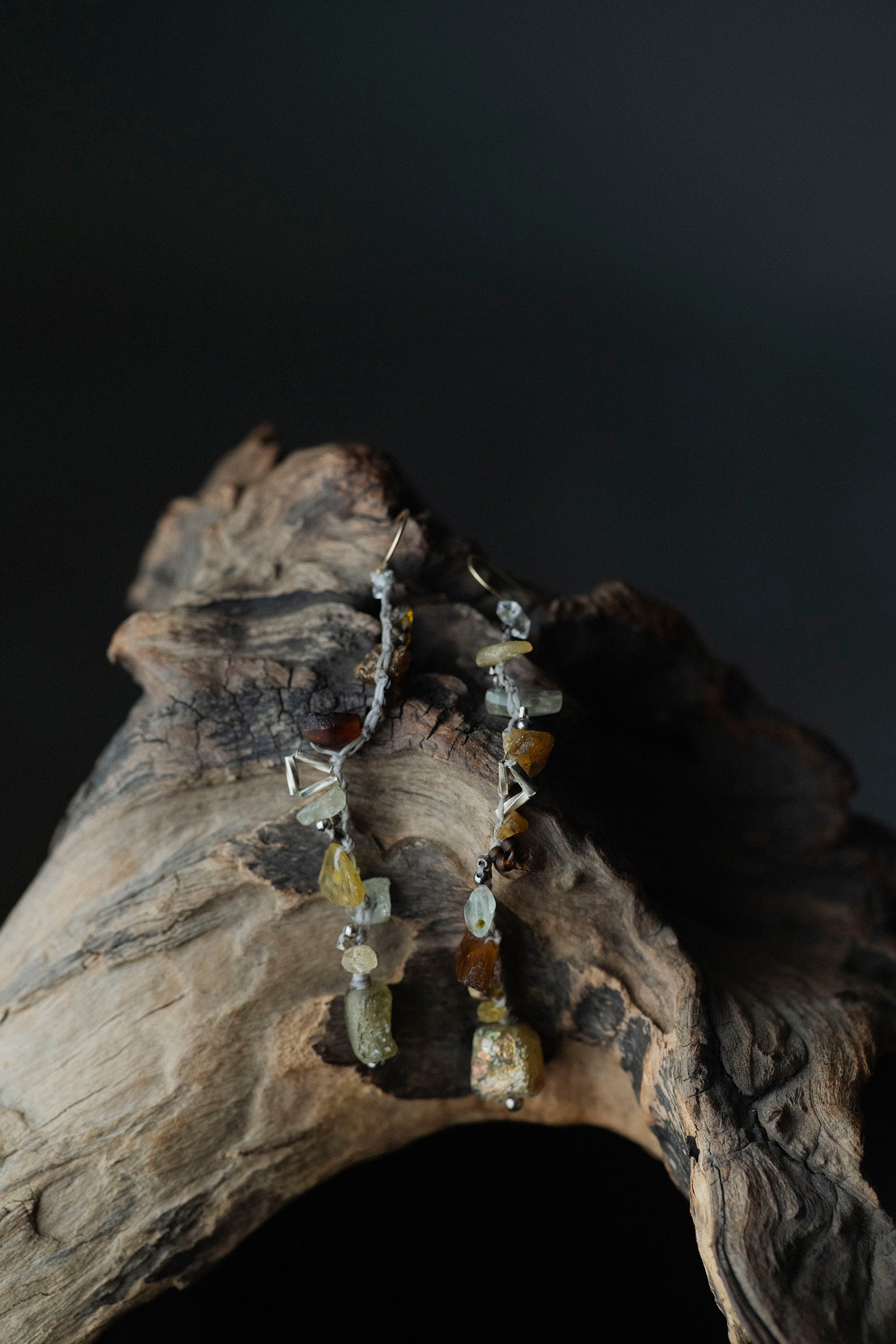 18K  hook earrings roman glass (pair)