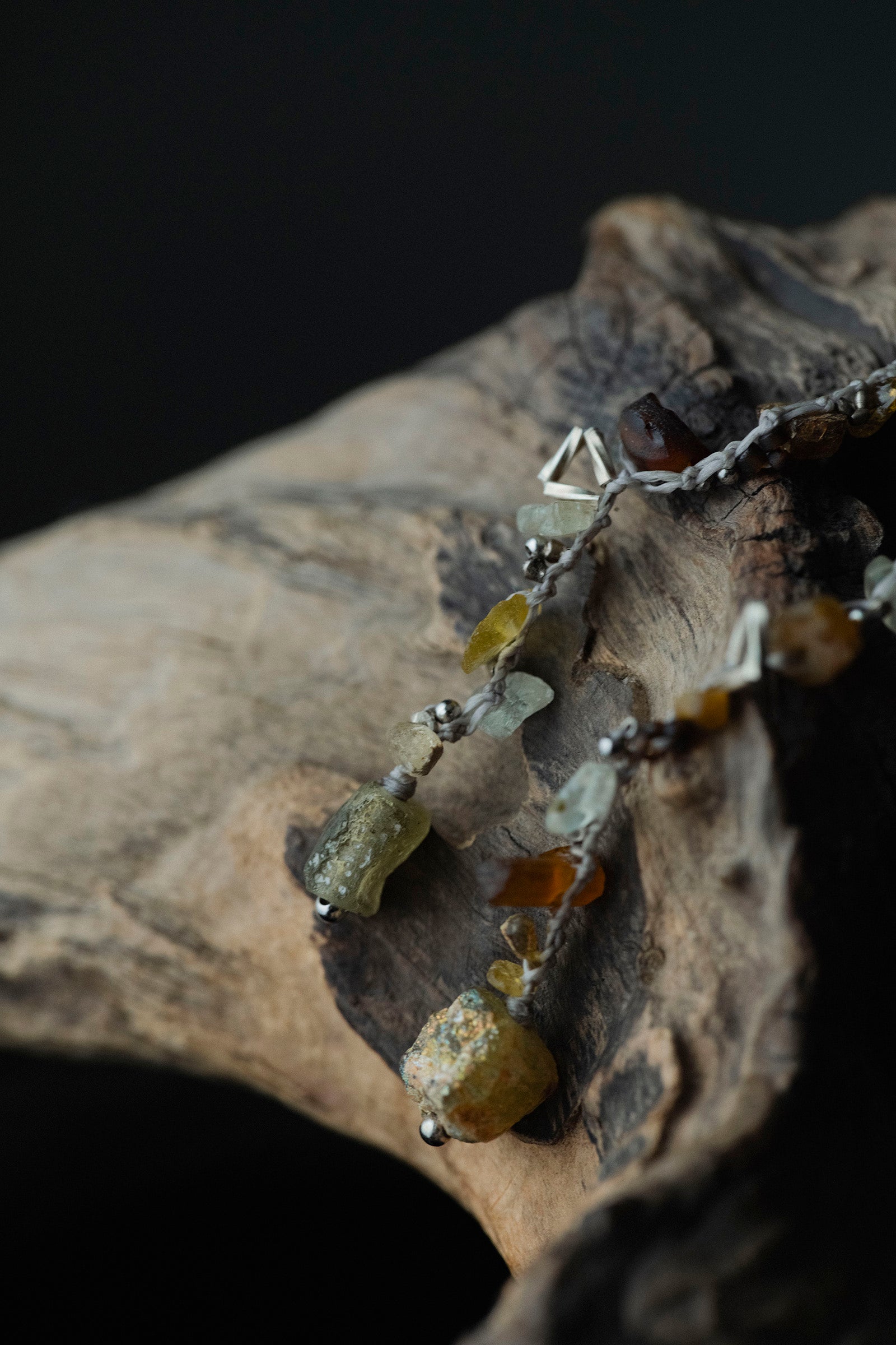 18K  hook earrings roman glass (pair)