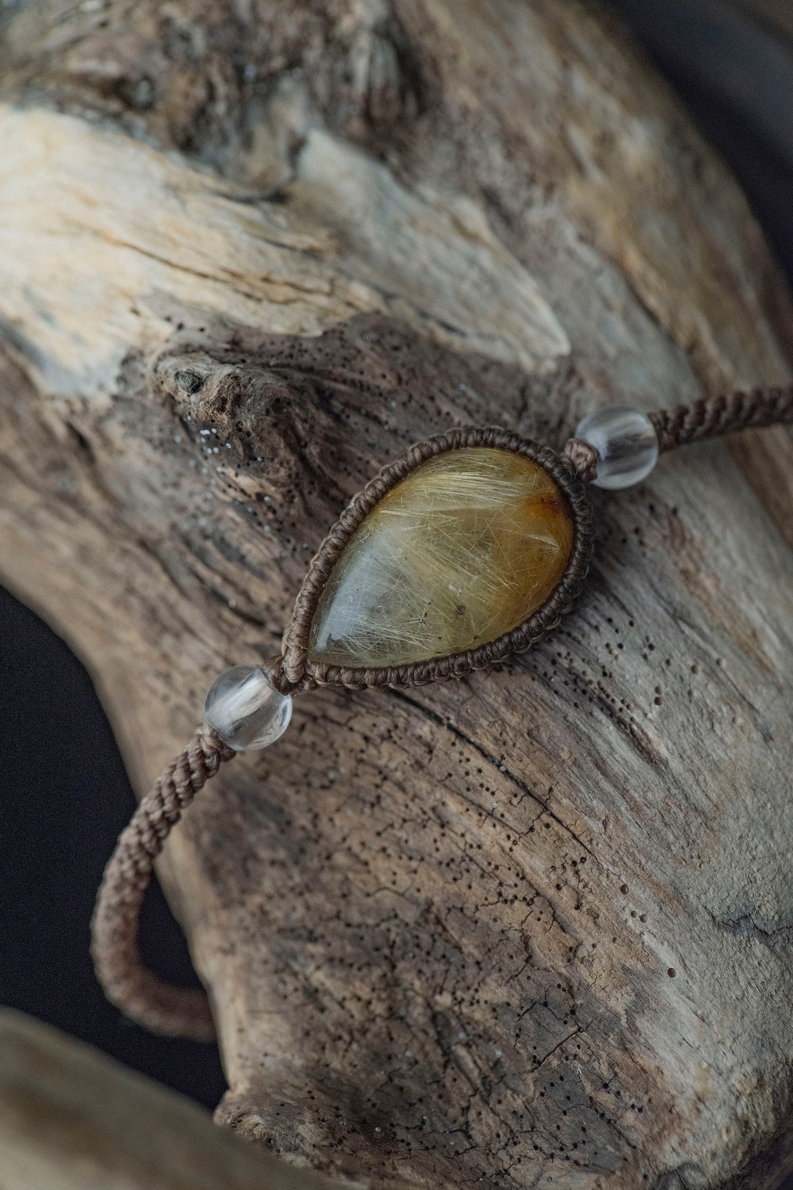 macrame bracelet (rutilated quartz)