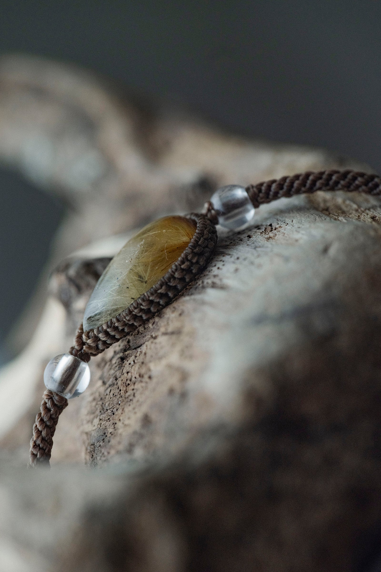 macrame bracelet (rutilated quartz)