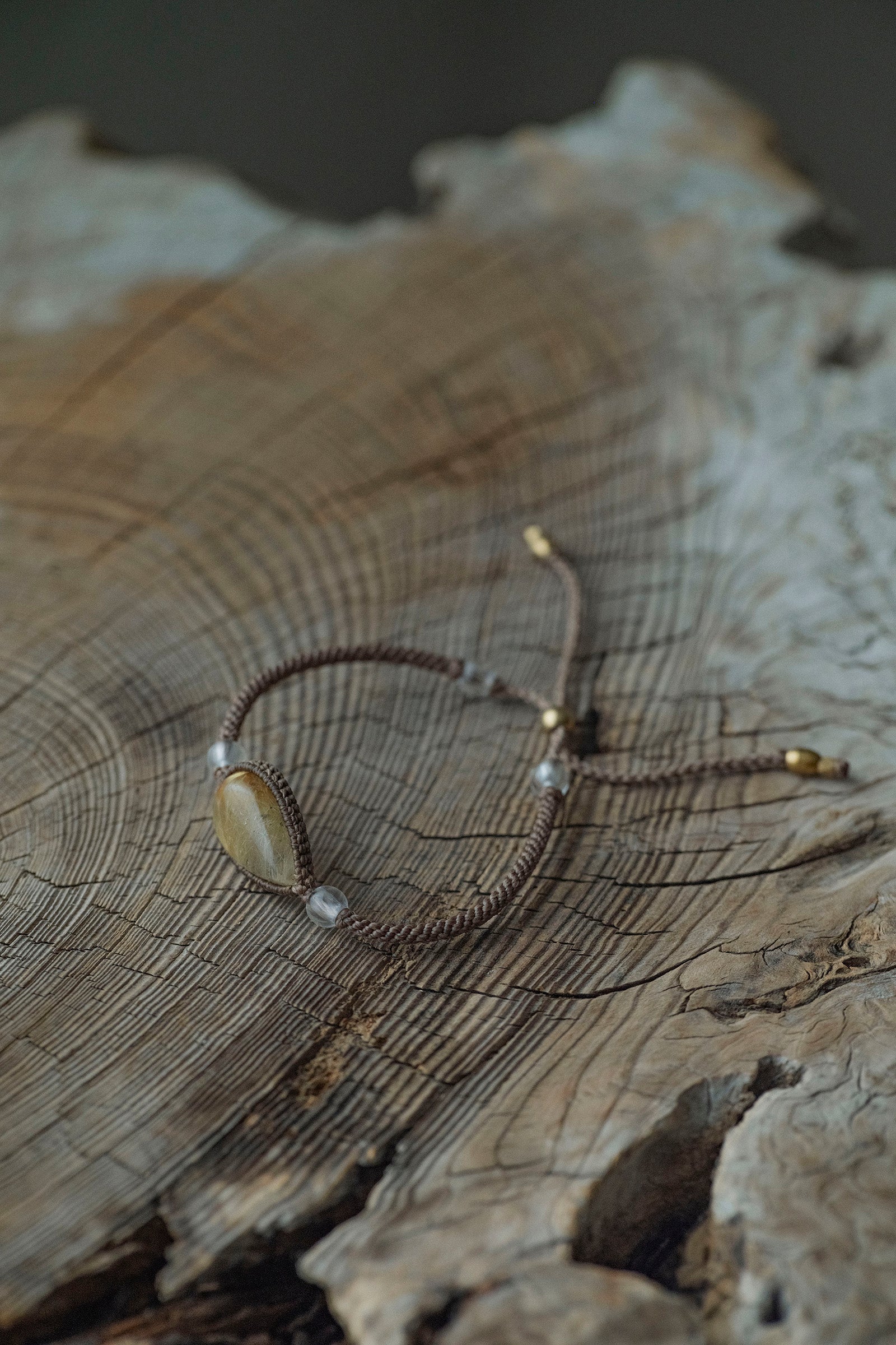 macrame bracelet (rutilated quartz)