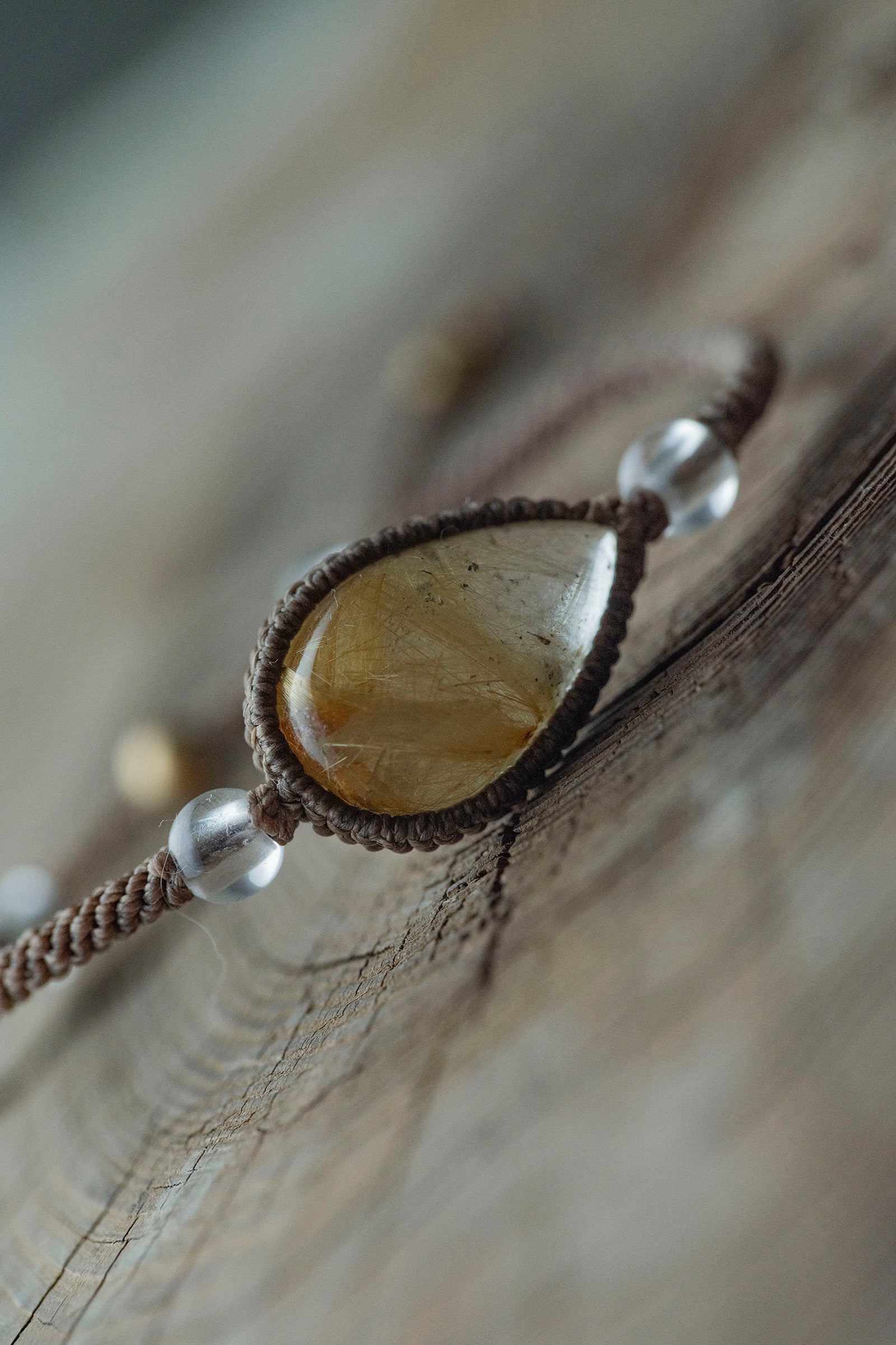macrame bracelet (rutilated quartz)