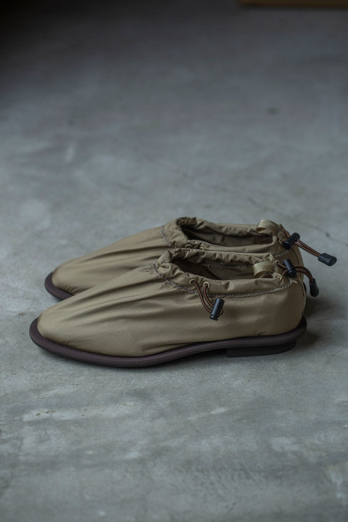 Hender Scheme schlaf pumps beige